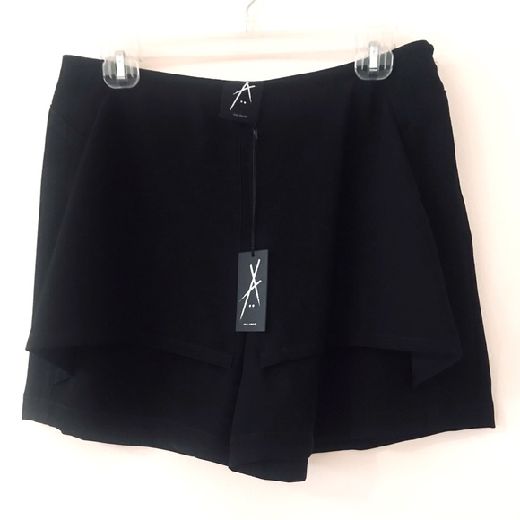 New YIGAL Azrouel womens shorts Size 5(28)